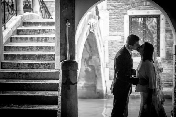 marco-crea-cristiano-ostinelli-wedding-photographer-venice-carneval-lake-como-italy-ispwp-wpja (12)_0